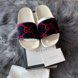 Gucci terry cloth slides
